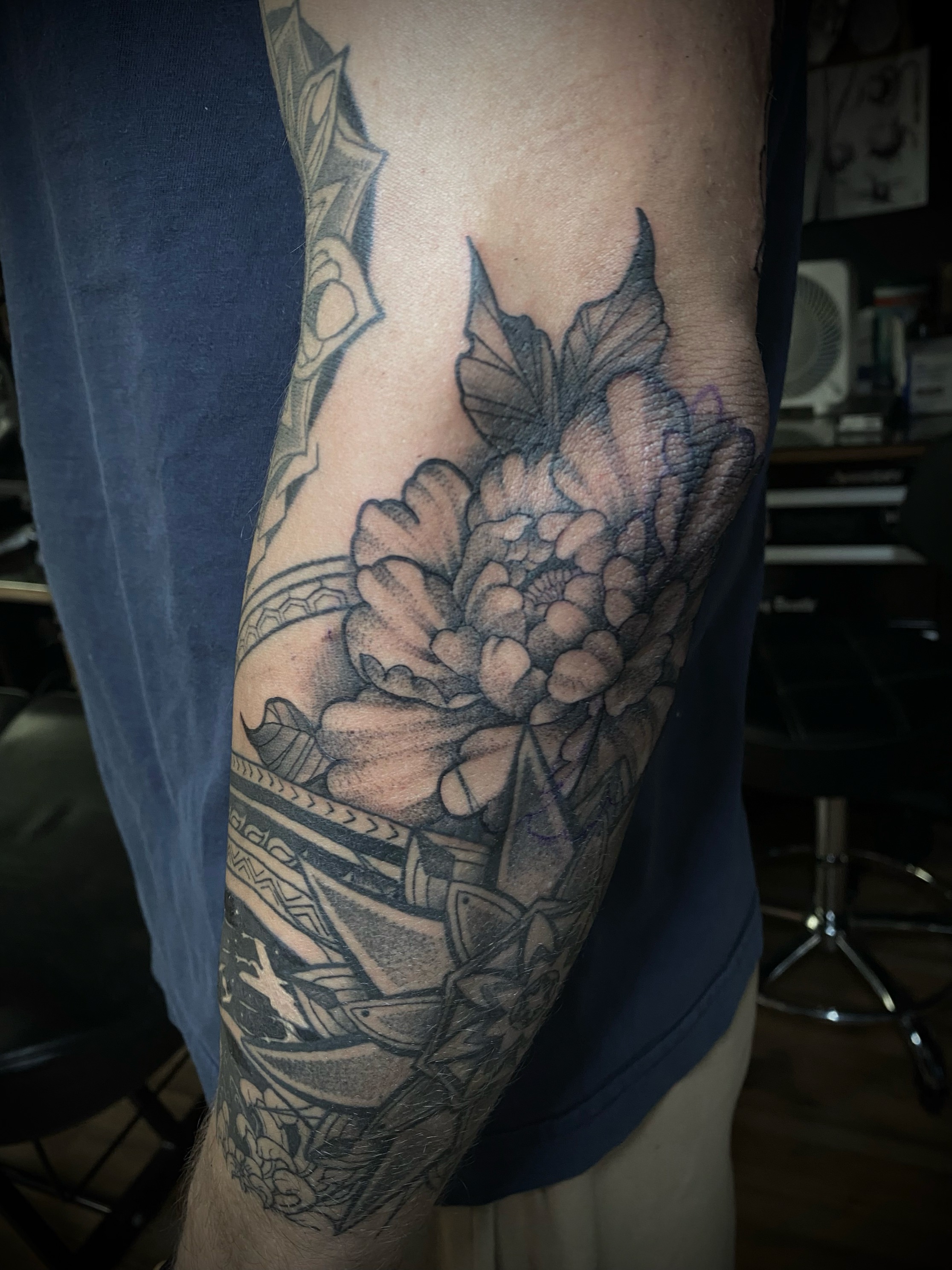 Peony in Grey — tattoo
